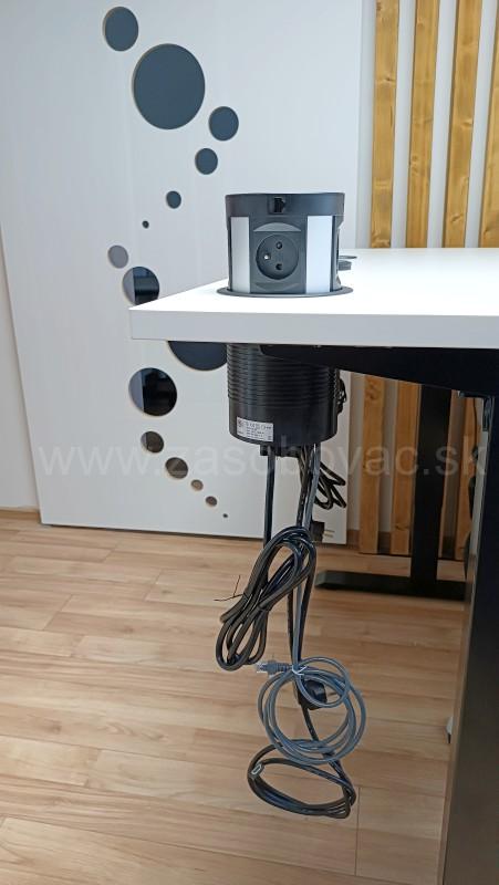 Elektrozásuvka Strong vysúvacia s bezdrôtovým nabíjaním